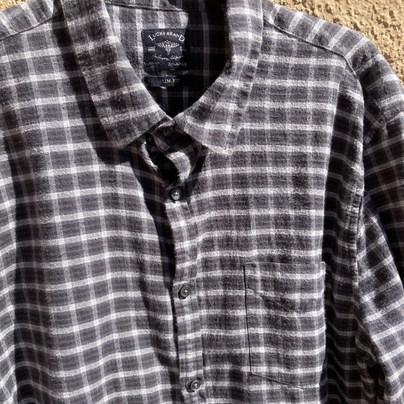Men's Lucky Brand Black Plaid Flannel XL Button Pockets Logo Classic Slim Fit - Picture 6 of 11